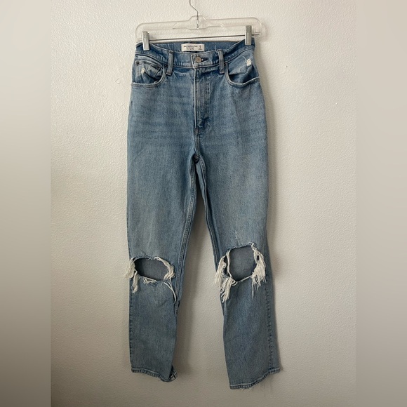 Abercrombie & Fitch Ultra High Rise 90s Straight Jean Light Double Knee Sz 26/2 - Picture 1 of 11